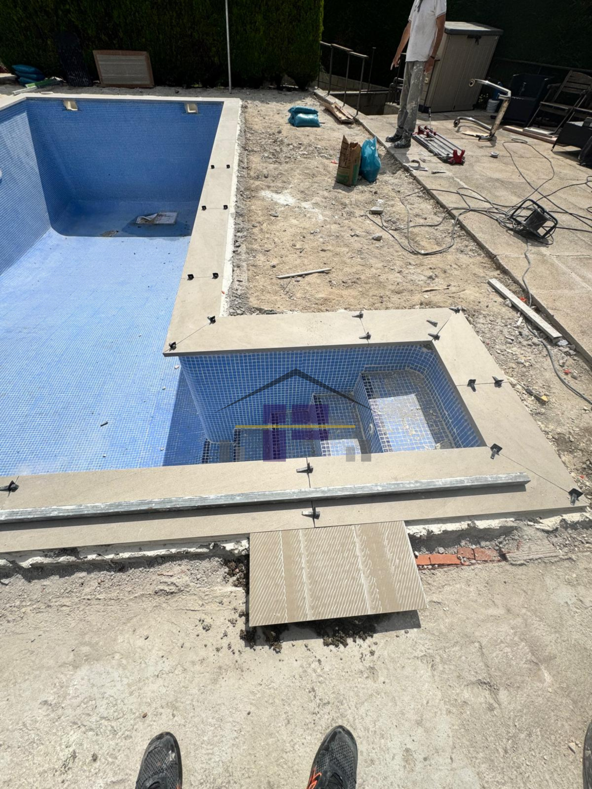 SOLADO EXTERIOR PISCINA V2