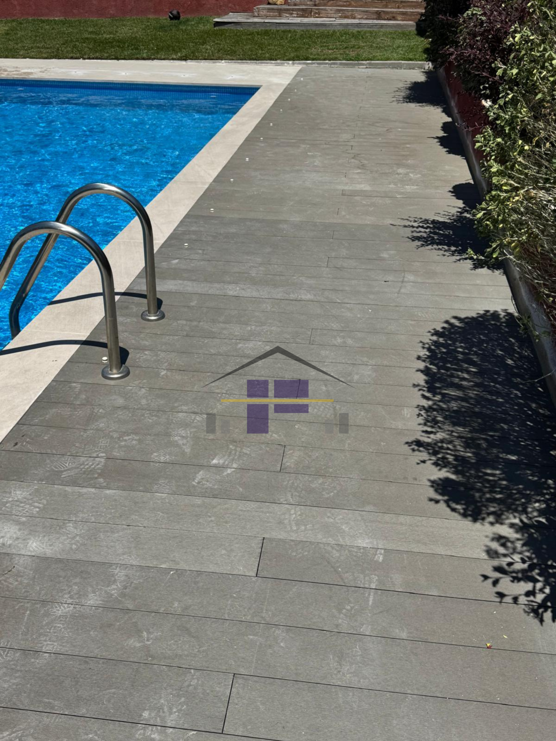 SOLADO EXTERIOR PISCINA V6