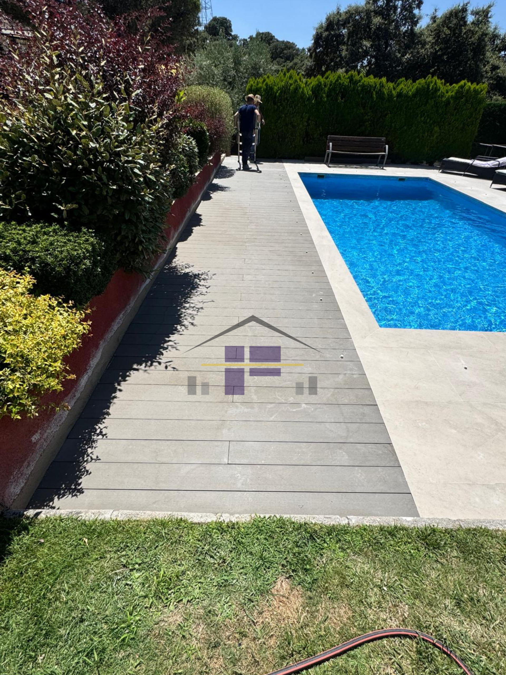 SOLADO EXTERIOR PISCINA V7